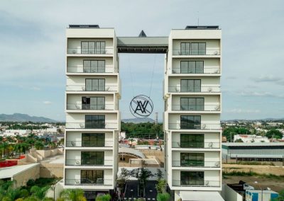 AUTÉNTICO VERTICAL ZONA REAL