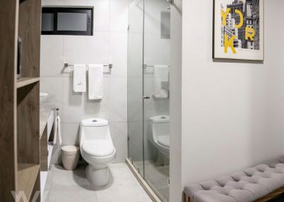 AUTÉNTICO VERTICAL ZONA REAL